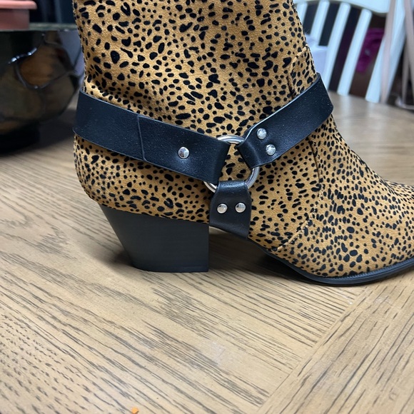 Leopard Booties Size 9 - Picture 3 of 4